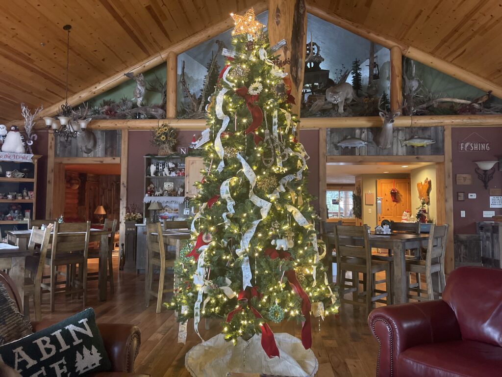 River Retreat Lodge Christams - River Retreat Lodge