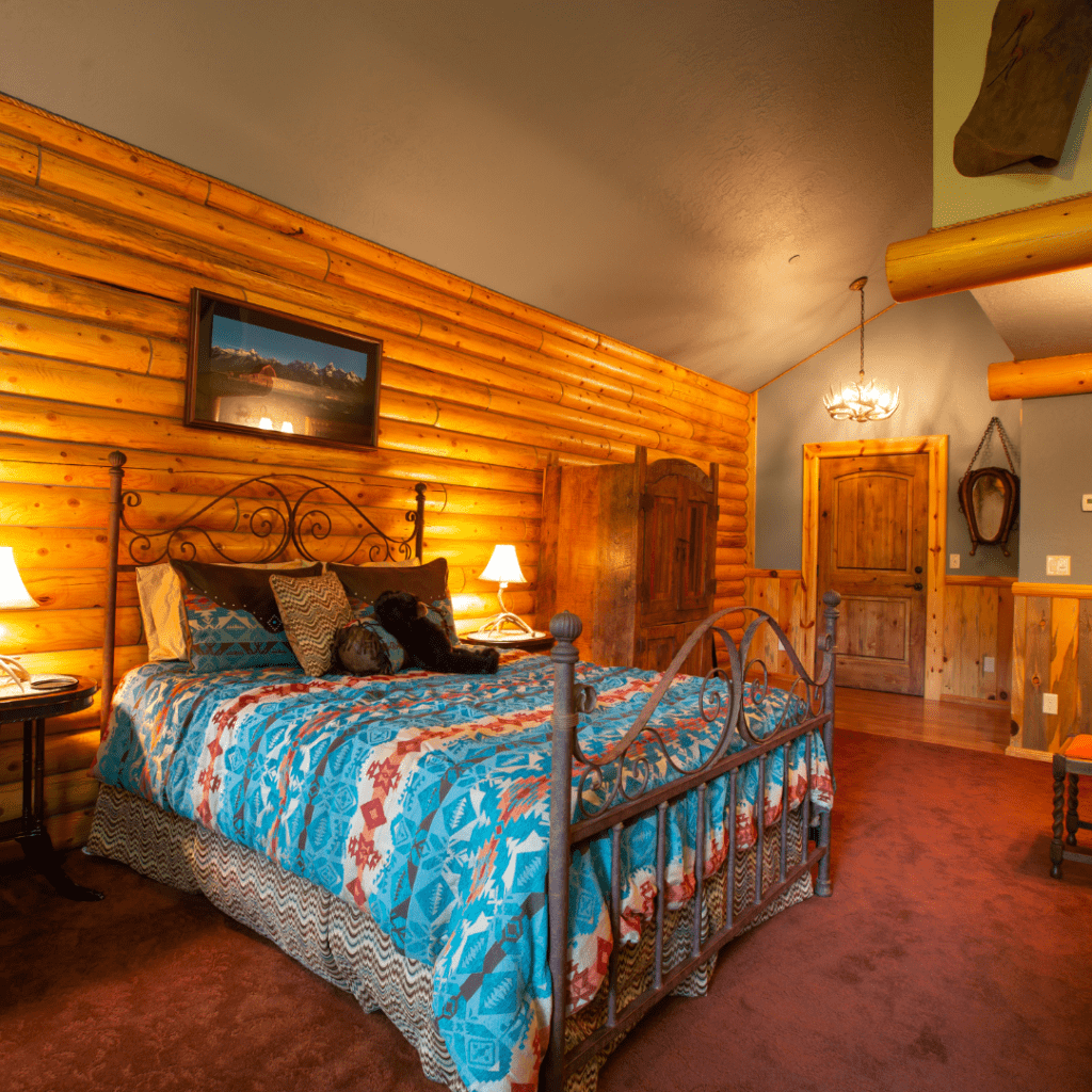 River_Retreat_Lodge_Swan_Valley_Hotel_Jackson_Hole_Suite 3 - River Retreat Lodge