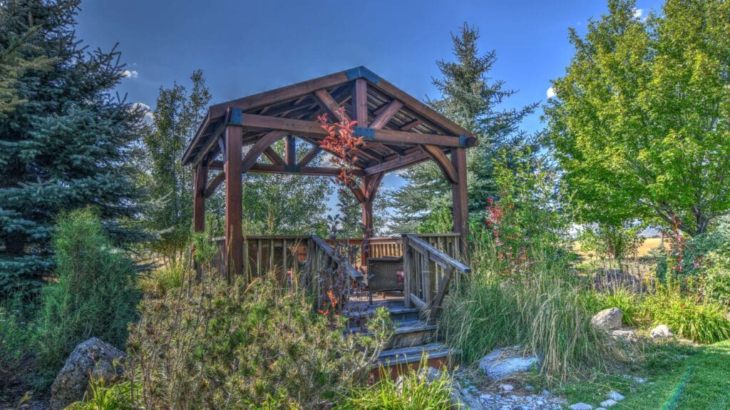 River_Retreat_Lodge_Swan_Valley_Lodging_garden Gazebo - River Retreat Lodge